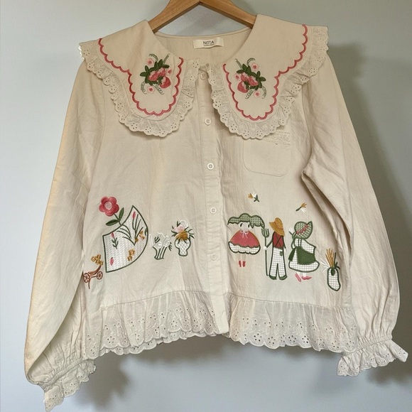 Tops - NWOT NITTA Collection Cream Embroidered Lace Top Sz S/M